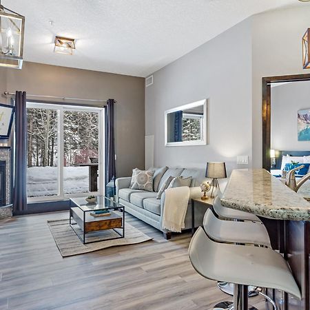 Nature'S Nook By Instant Suites Pool & Hottub Canmore Esterno foto