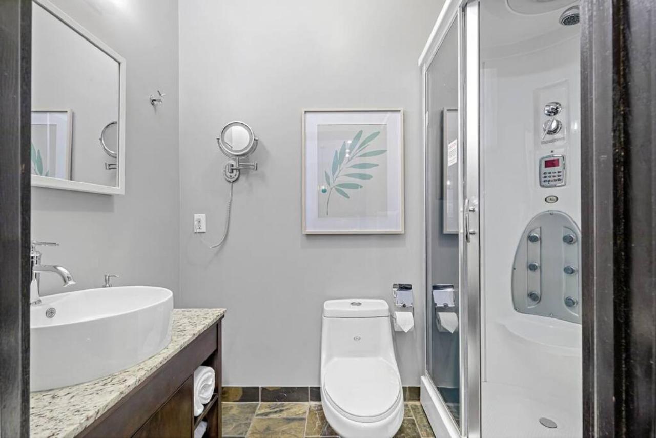 Nature'S Nook By Instant Suites Pool & Hottub Canmore Esterno foto
