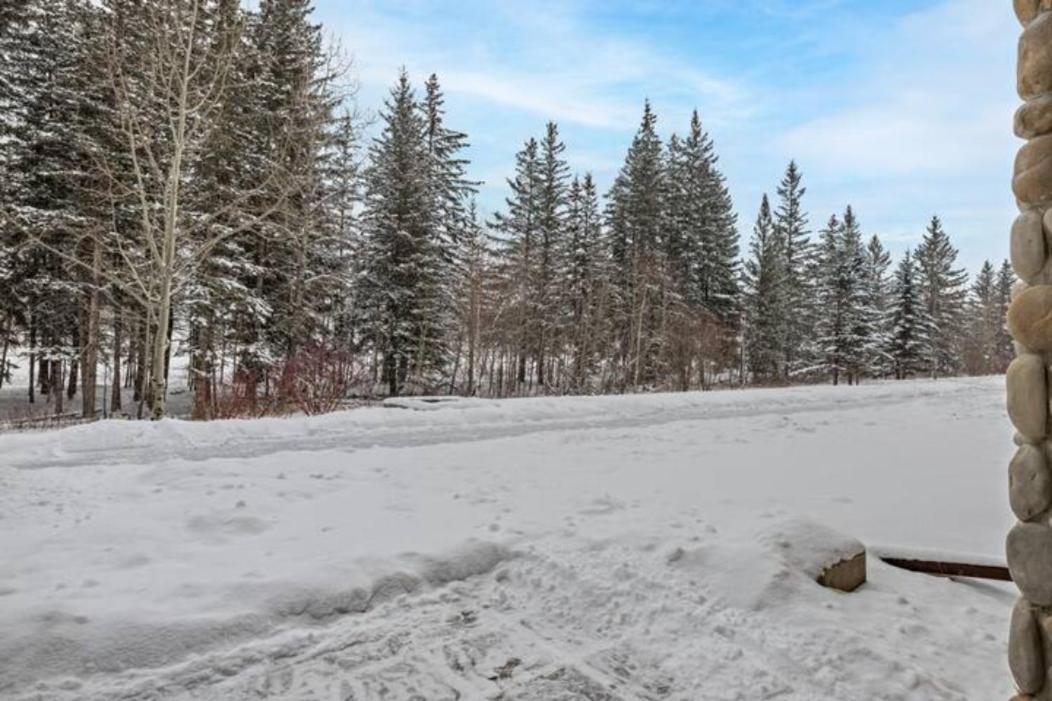 Nature'S Nook By Instant Suites Pool & Hottub Canmore Esterno foto