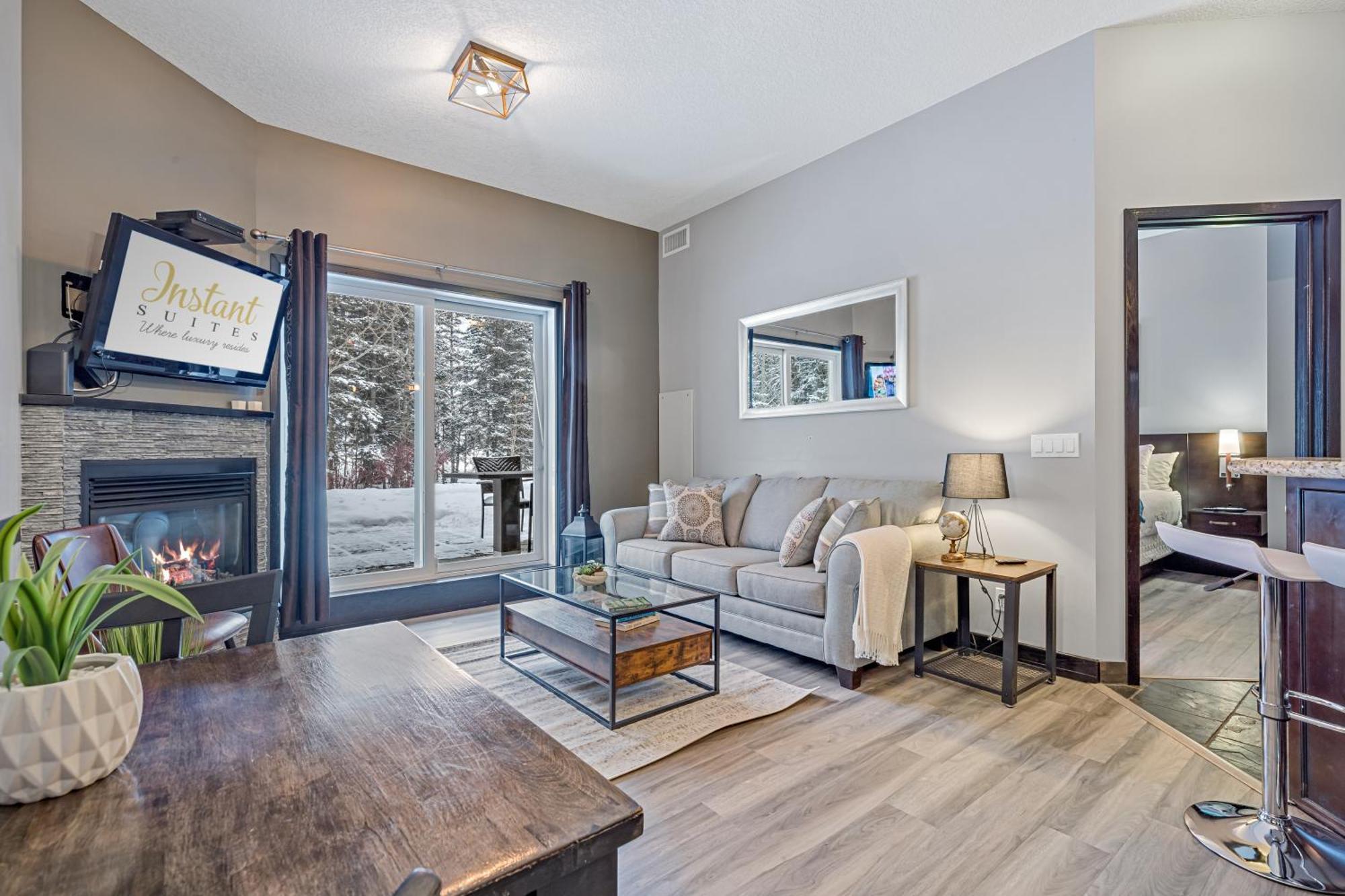 Nature'S Nook By Instant Suites Pool & Hottub Canmore Esterno foto